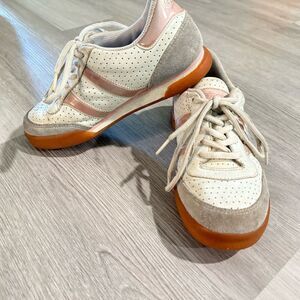 GEOX White & Pink Perforated Leather Low-Top Sneakers with Gum Sole Size 2.5